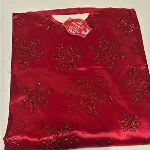 Holiday Time Red Snowflake Decor Bag